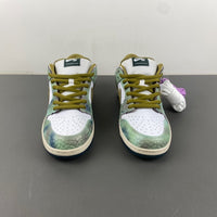 Low Top Sneakers, White Green Colorway, Lace Up Design, Casual Gift for Sneaker Fans