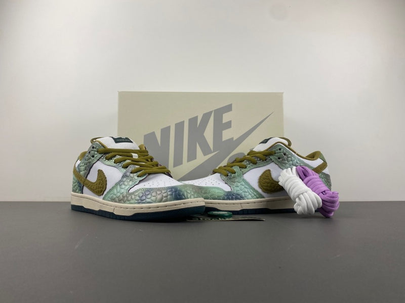 Low Top Sneakers, White Green Colorway, Lace Up Design, Casual Gift for Sneaker Fans