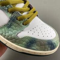 Low Top Sneakers, White Green Colorway, Lace Up Design, Casual Gift for Sneaker Fans