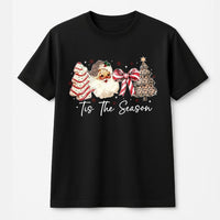 Retro Leopard Santa T-Shirt, Tis the Season Christmas T-Shirt, Coquette Bow Holiday Tee, Festive Graphic T-Shirt, Adorable Xmas Present for Women