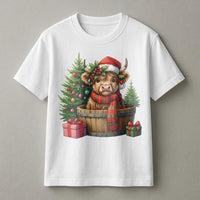 Santa Hat Baby Cow T-Shirt, Highland Cow Christmas Shirt, Festive Farmhouse Graphic Tee, Adorable Holiday Animal Lover T-Shirt, Xmas Present
