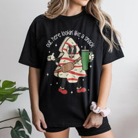 Retro Snack Graphic Tee, Christmas Tree Cake T-Shirt, Humorous Holiday Tree Cake Shirt, Vintage Winter Foodie Tee, Adorable Xmas Present T-Shirt