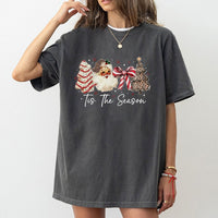 Retro Leopard Santa T-Shirt, Tis the Season Christmas T-Shirt, Coquette Bow Holiday Tee, Festive Graphic T-Shirt, Adorable Xmas Present for Women