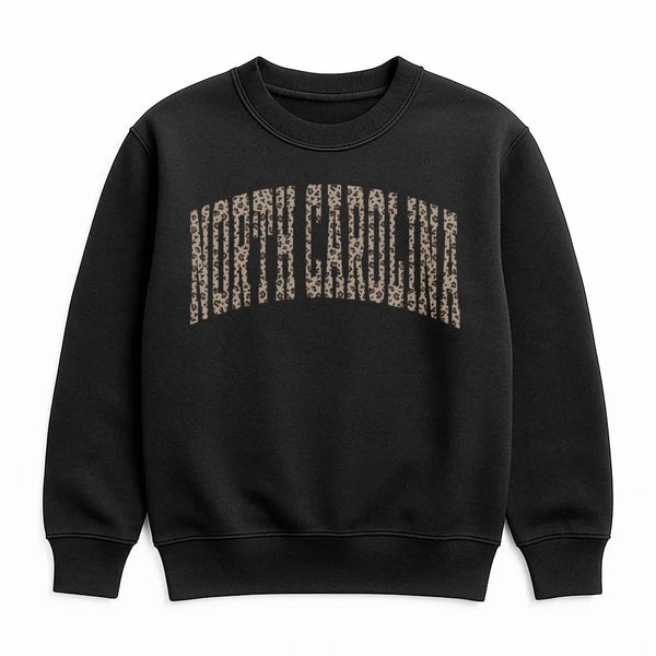 Leopard Print Christmas Mama Sweatshirt, Mama Claus Sweatshirt, Retro Mama Claus Crewneck, Holiday Mama Pullover, Christmas P