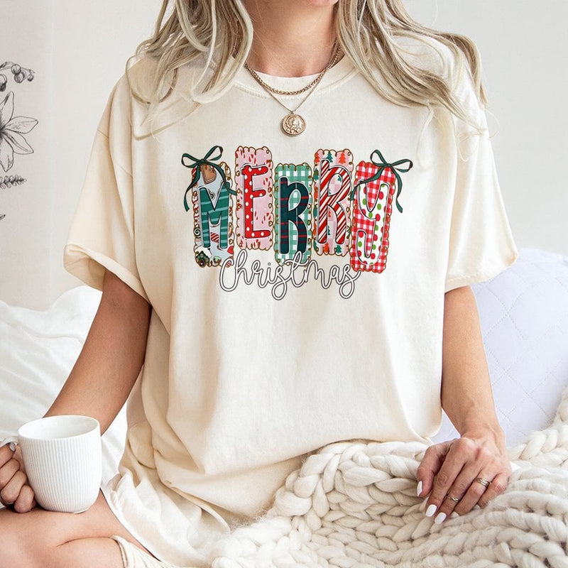 Coquette Aesthetic Christmas Shirt, Merry Christmas T-Shirt, Adorable Preppy Holiday Graphic Tee, Retro Winter Christmas T-Shirt, Present for Her
